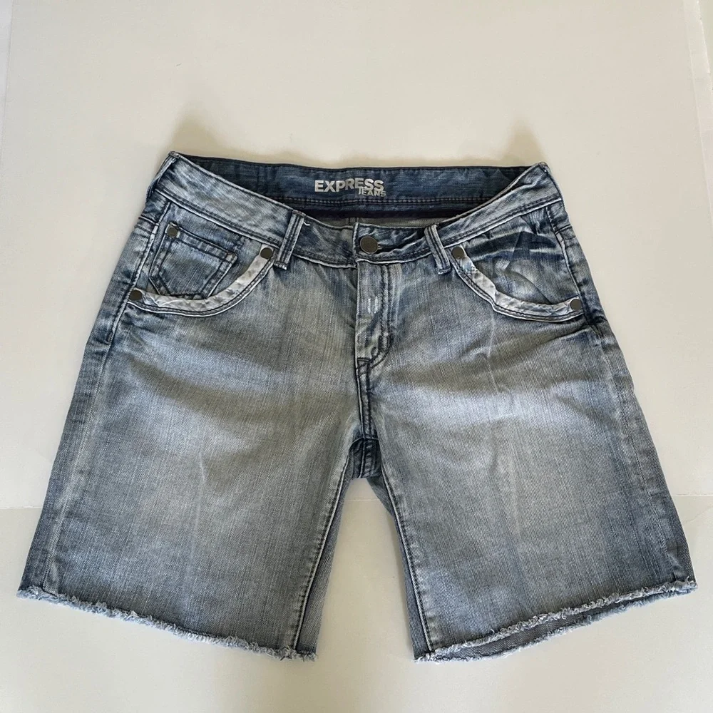 EXPRESS Low Rise Jean Shorts Button Fly Cut Off Jean Short Beach Wash Blue